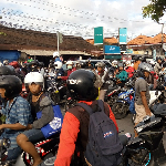 バイクや車中心の交通事情